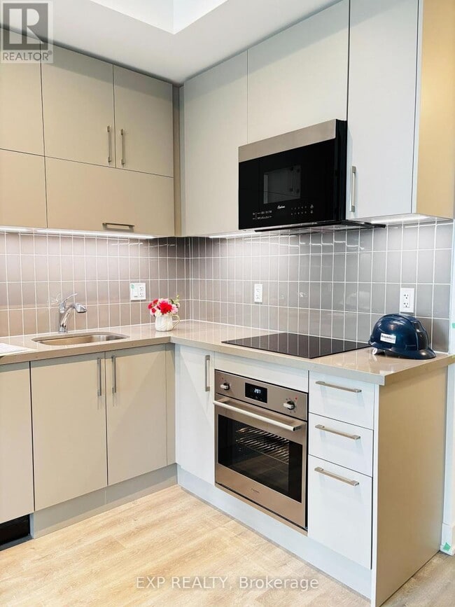 Building Photo - 38 Andre de Grasse St