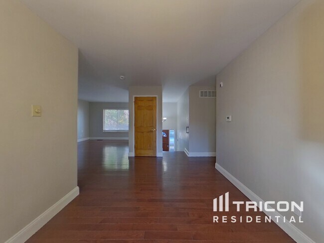 Foto del edificio - 3134 S Richfield St