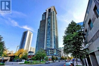 Building Photo - 5162 Yonge St