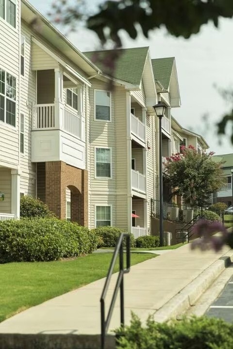 Building Photo - Crescent Pointe Apartments