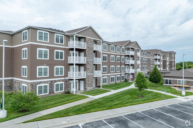 Foto del edificio - Connect55+ Elkhorn Active Community 55+