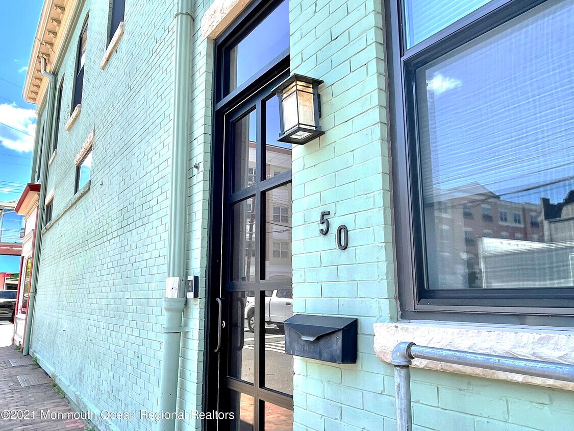 Primary Photo - 50 West St