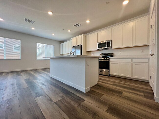 Foto del edificio - Stunning Newly Built 4-Bedroom, 3-Bathroom Home in Henderson