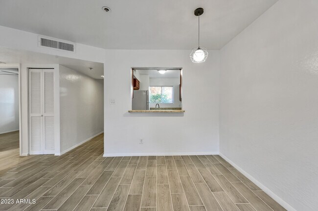 Building Photo - 7494 E Earll Dr