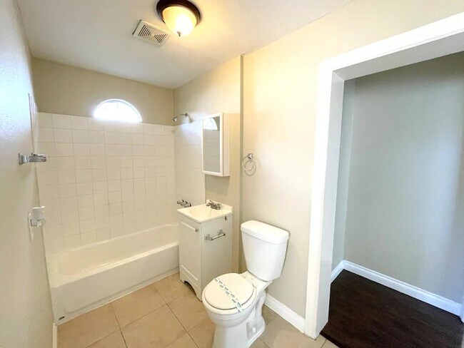 Foto del edificio - 628 E Cypress St