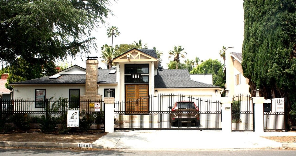 Foto principal - 14649 ADDISON St