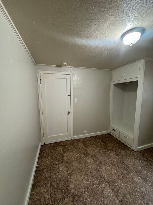Foto del edificio - 2032 Acorn Ln