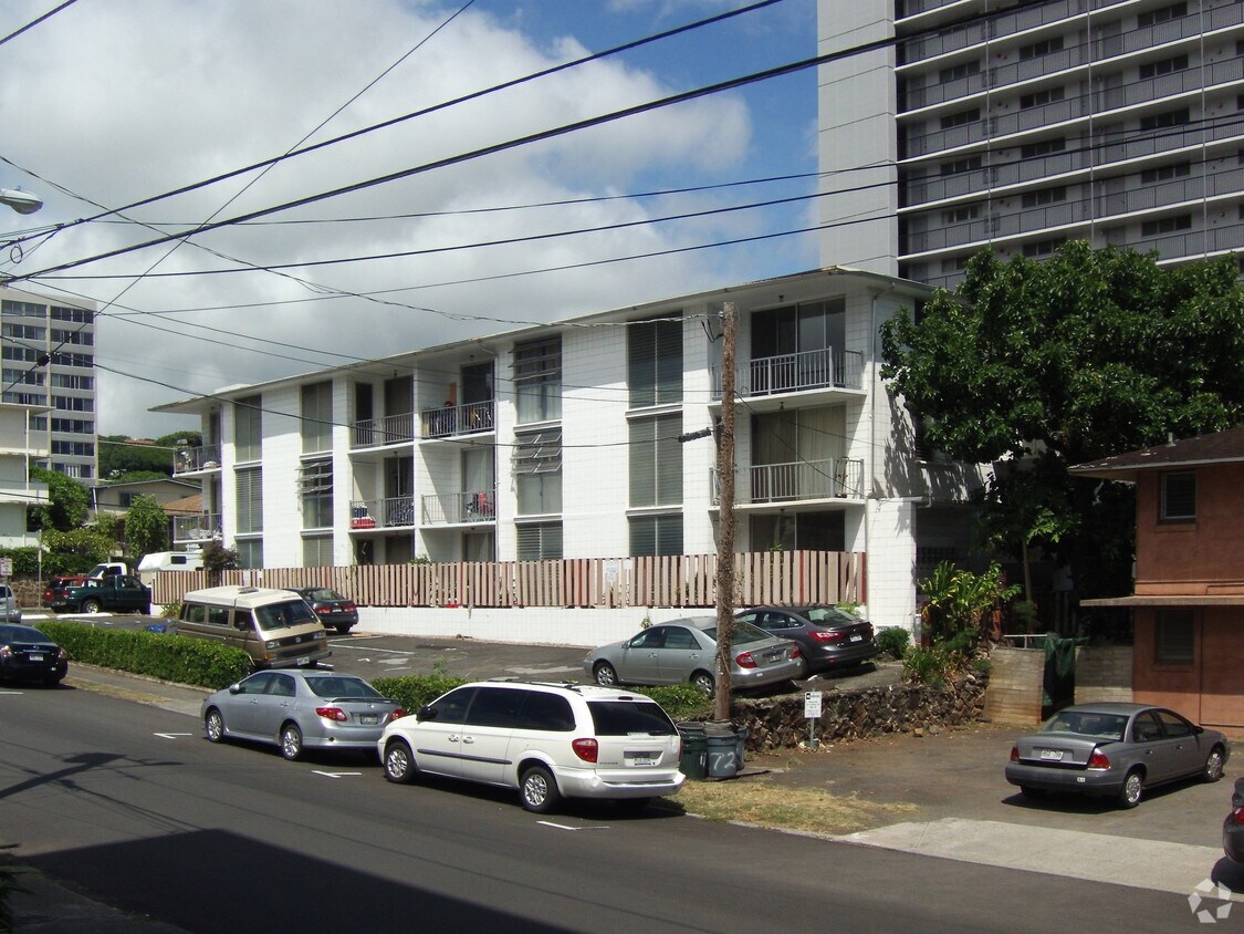 Primary Photo - 1745 Anapuni St