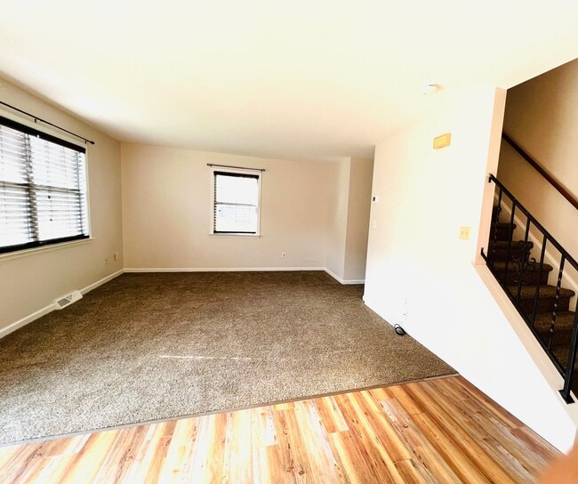 Livingroom - 1300 Arch St