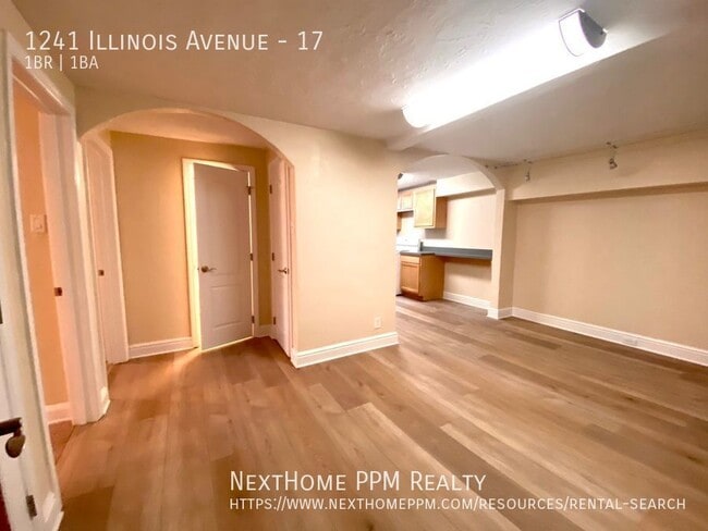 Building Photo - Dormont 1st floor 1 Bedroom with Office, G...