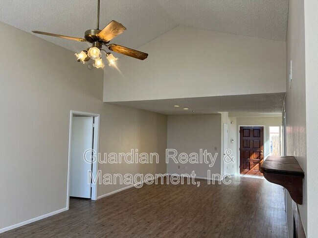 Building Photo - 413 E Wescott Dr