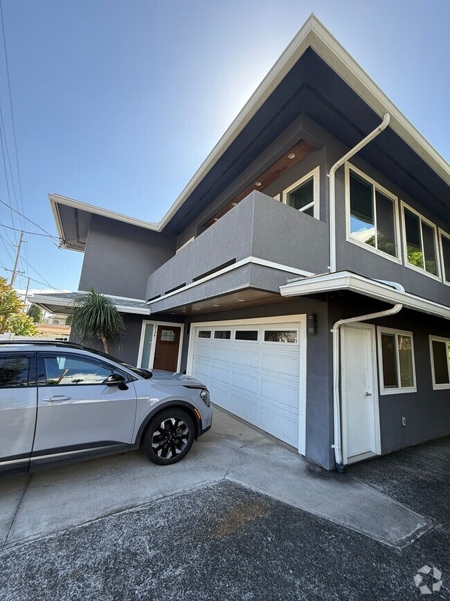 Building Photo - 2134 Kanealii Ave