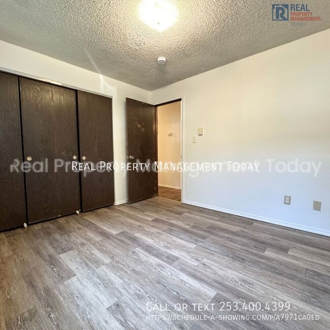 Building Photo - 4417 76th Ave W