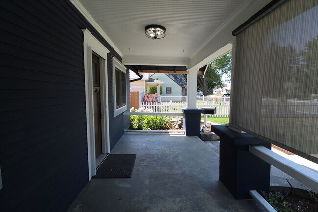 Building Photo - 4918 N. Madison St. Spokane, WA 99205 - Nu...