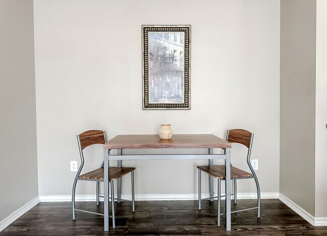 Foto del edificio - 6402 Clairfield St