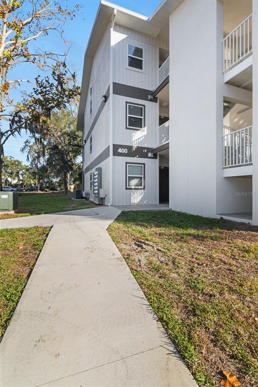 Foto principal - 6519 W Newberry Rd