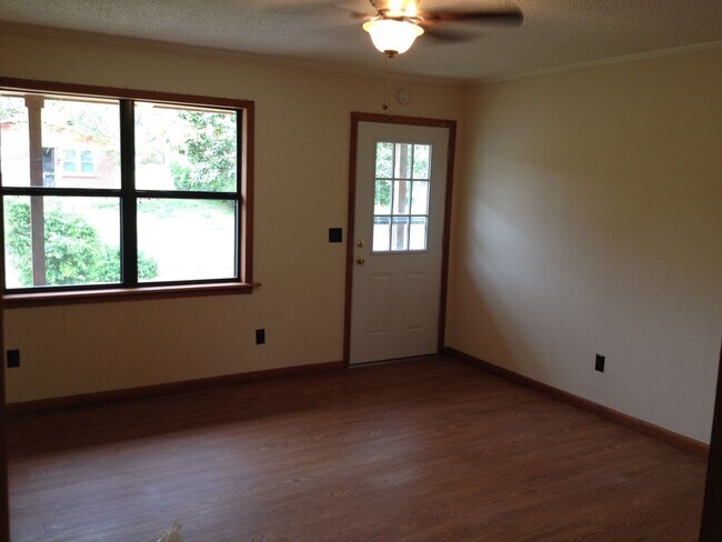 Foto del edificio - 719 MLK Jr Circle