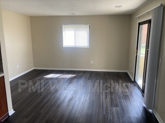 Foto del edificio - 6063 In the Pines Dr SE