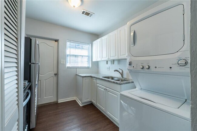 Foto del edificio - 560 Winton Terrace NE