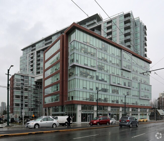 Building Photo - Central & Skybridge Residences