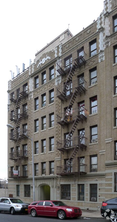 Building Photo - 643 Cauldwell Ave