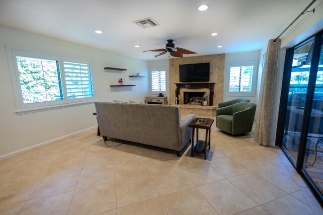 Building Photo - 12 Marlwood Ln