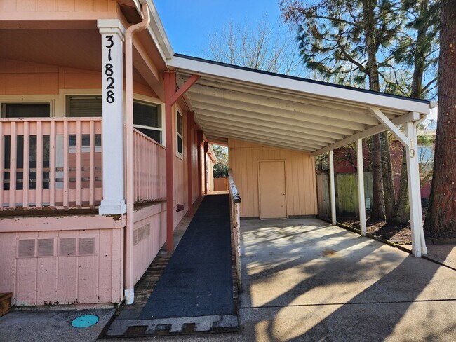 Foto del edificio - Newly Renovated Pet Friendly 3 Bed / 2 Bat...