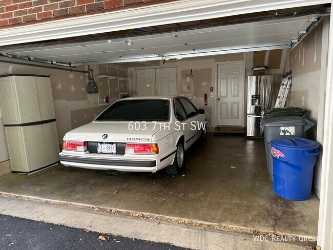 Building Photo - DC WHARF TOWNHOME FOR LEASE!