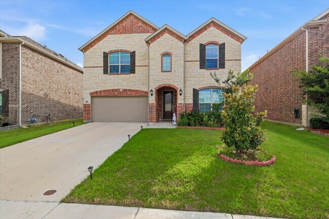 Foto del edificio - 5 bedrooms, 3.5 bathrooms home in the cozy neighborhood of McKinney