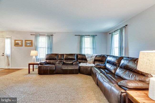 Foto del edificio - 1033 Wiltshire Dr