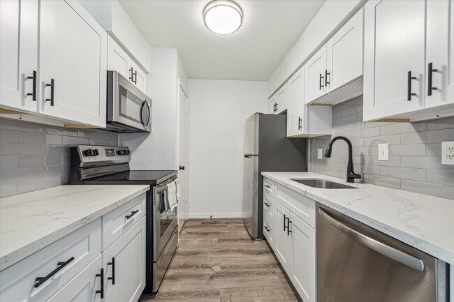 Foto del edificio - 2125 Augusta Dr