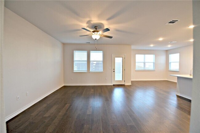 Foto del edificio - 2909 Sudha Dr