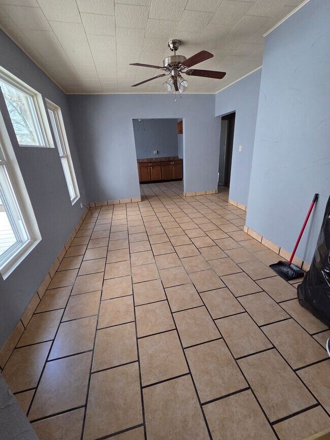 Foto del edificio - 1048 E 4th St