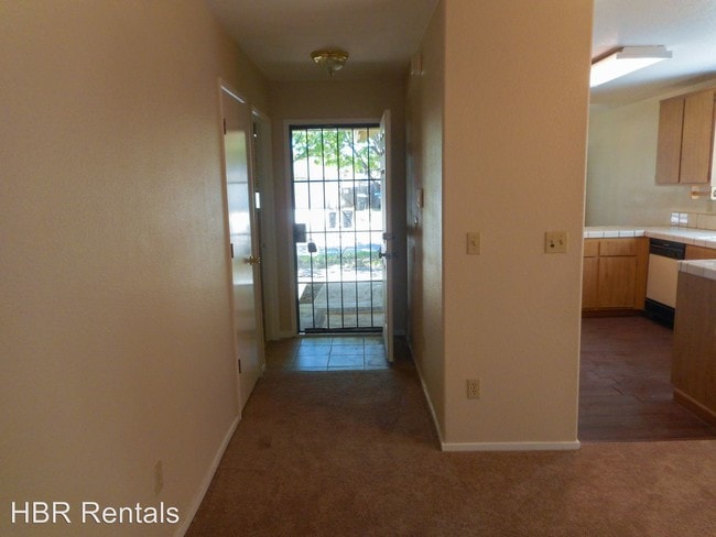 Building Photo - 2029 Grey Stone Dr