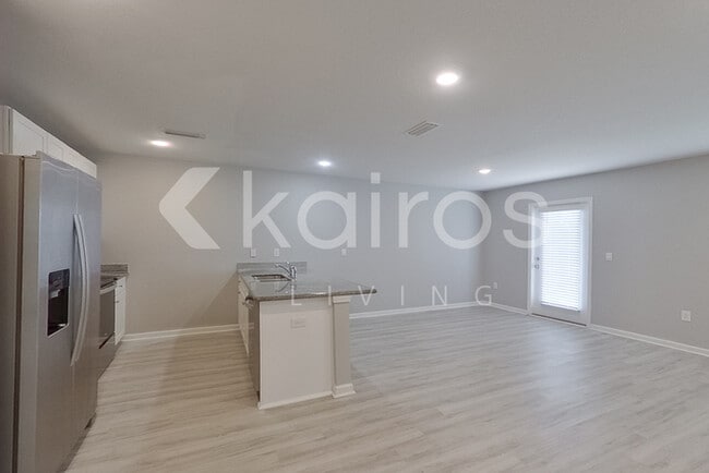 Building Photo - 121 Metalmark Dr