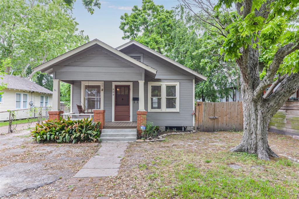 Foto principal - 309 E 28th St