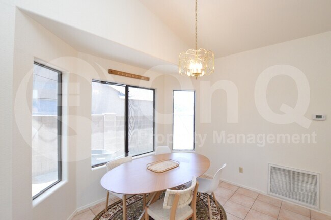 Foto del edificio - 6609 N 85th Dr