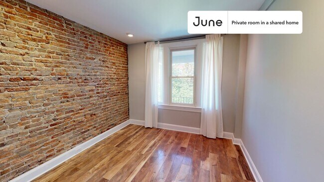 Building Photo - Private bedroom in 6 bed/2.5 bath Home