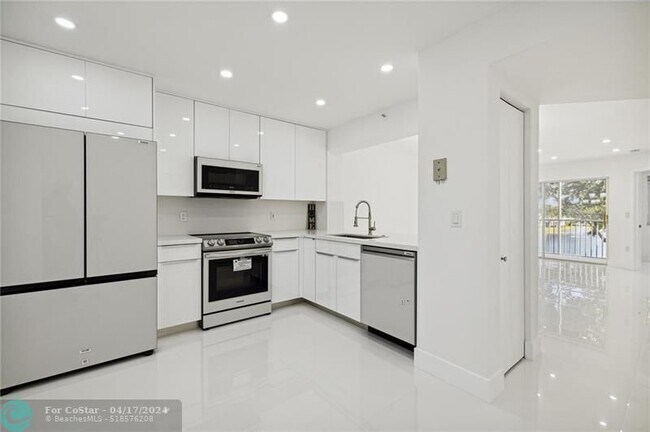 Building Photo - 9525 Weldon Cir