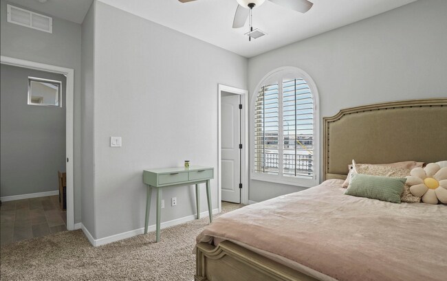 Foto del edificio - 14695 Pebble Hills Blvd