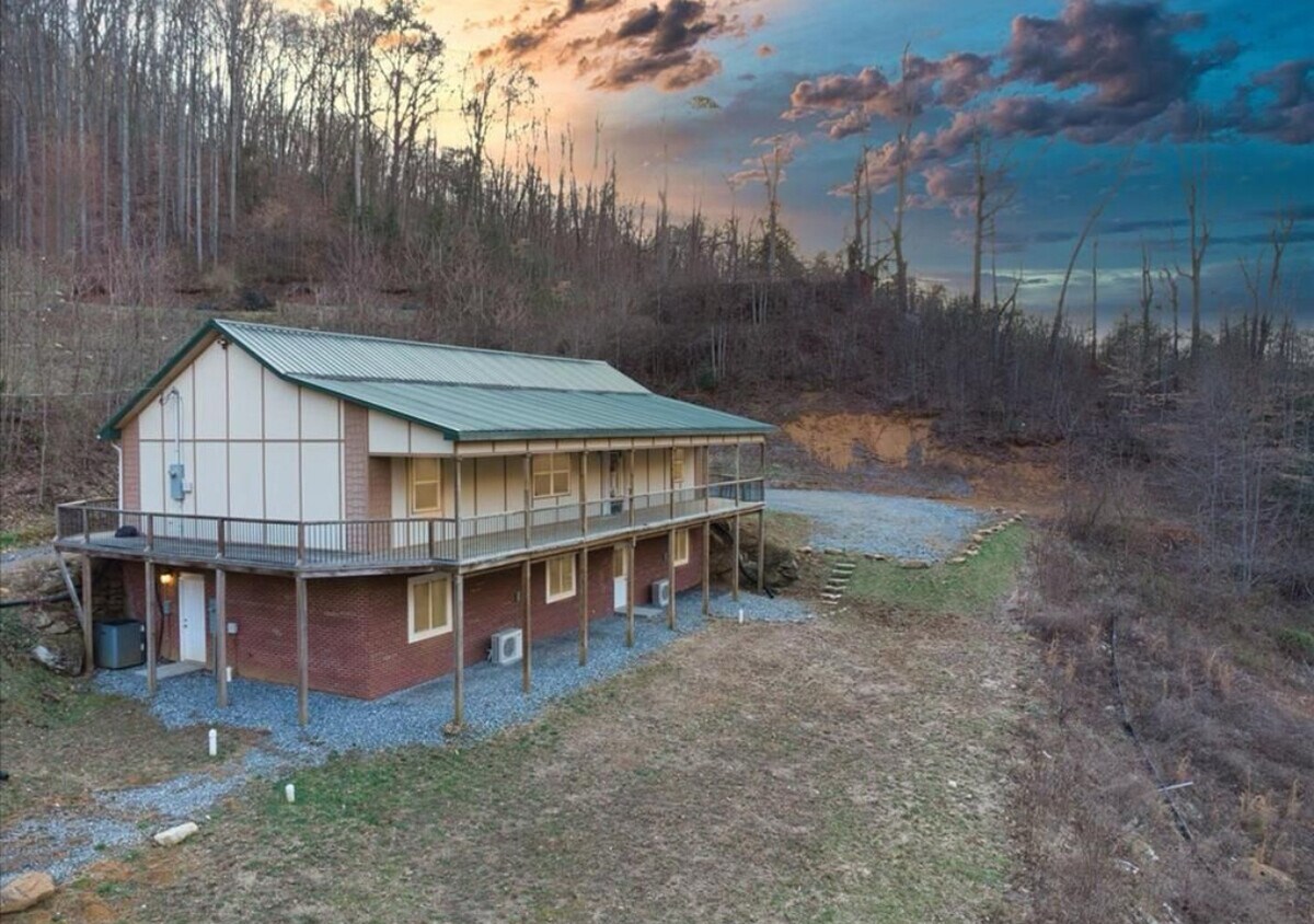 Primary Photo - 68 Iceburg Ln