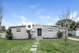 Building Photo - 3404 Paris Pl