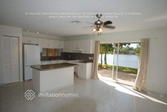 Foto del edificio - 889 NW 97th Ave