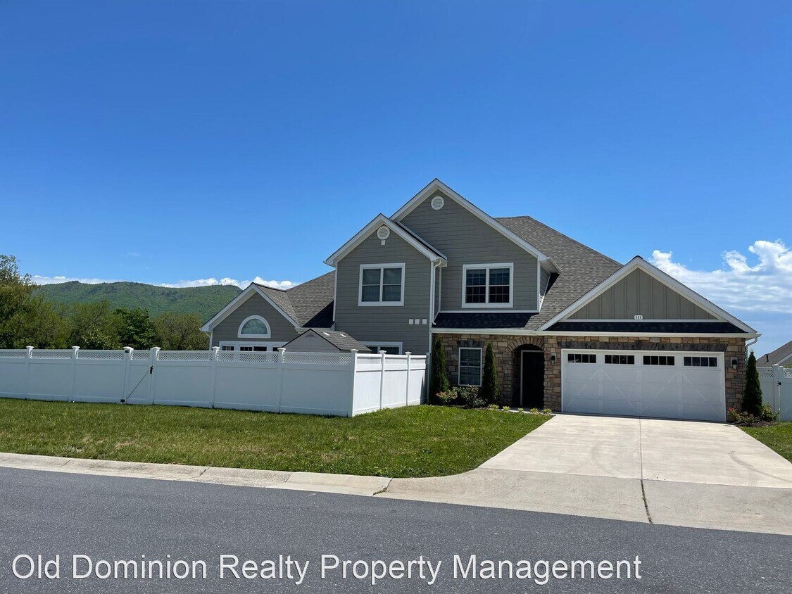 Foto principal - 4 br, 2.5 bath House - 111 Macallister Way