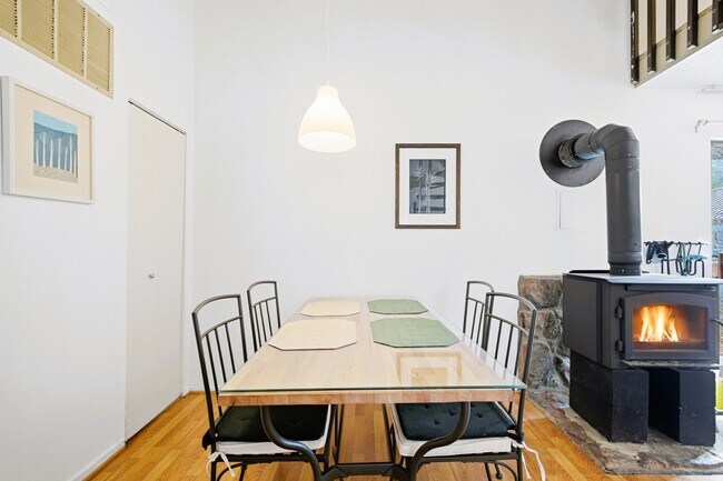 Foto del edificio - 1901 Clear Creek Dr