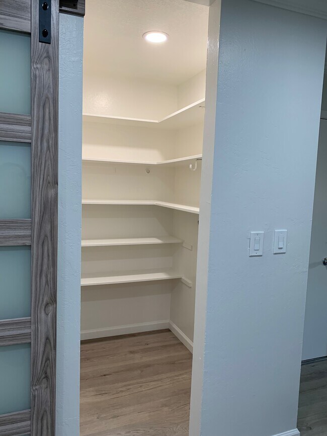 Foto del edificio - 2734 Oak Rd