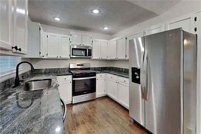 Building Photo - 989 Madison Terrace NW