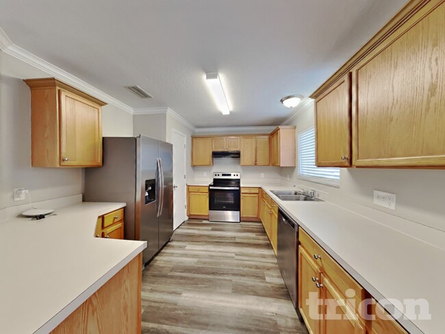 Building Photo - 10908 Golden Silence Dr