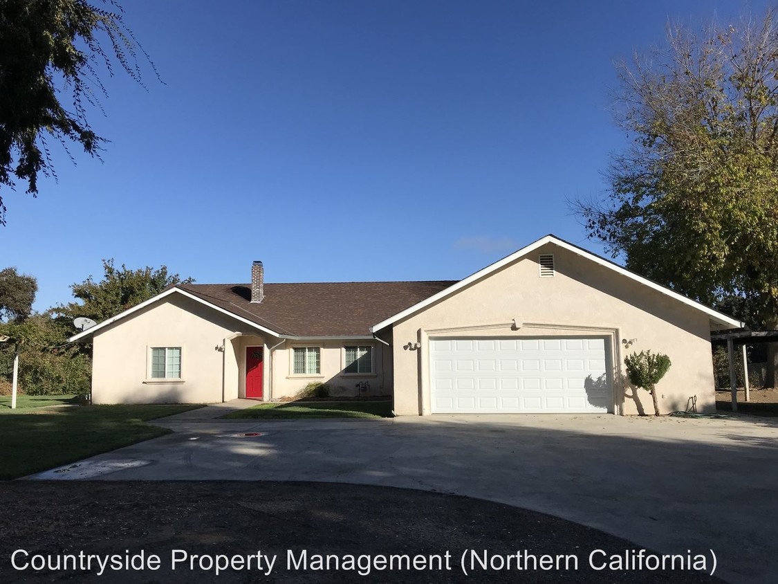 Primary Photo - 4 br, 2 bath House - 2105 Live Oak Court