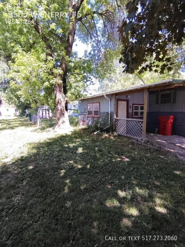 Building Photo - 1505 w.cherry #5 -